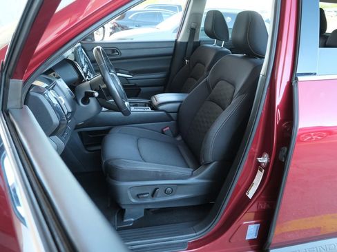 Used 2023 Nissan Pathfinder SV image 20