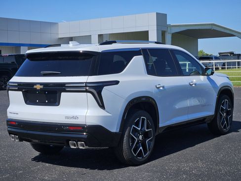 New 2026 Chevrolet Traverse High Country FWD image 3