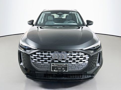 Used 2025 Audi Q5 Premium Plus w/ Premium Plus image 2