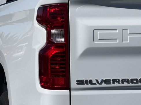 Used 2022 Chevrolet Silverado 1500 Custom image 42