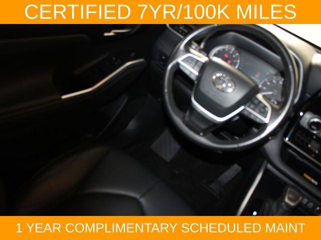 Used 2023 Toyota Highlander XLE AWD/4WD image 18