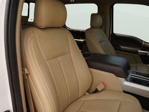 Used 2018 Ford F150 Lariat w/ Equipment Group 502A Luxury AWD/4WD image 20
