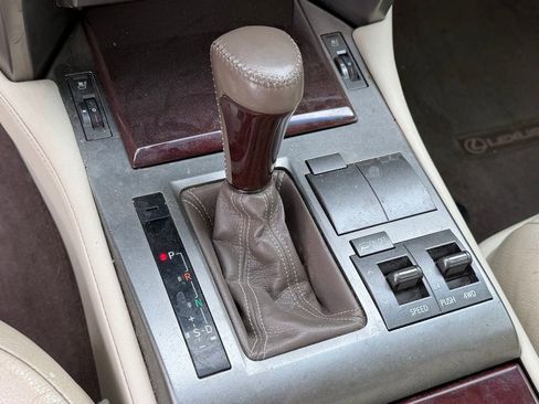 Used 2016 Lexus GX 460 w/ Premium Package image 19