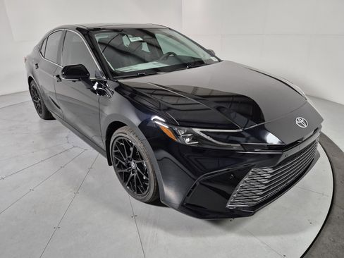 New 2026 Toyota Camry XLE image 7