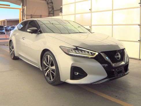 Used 2022 Nissan Maxima SV w/ Floor Mat Group FWD image 2