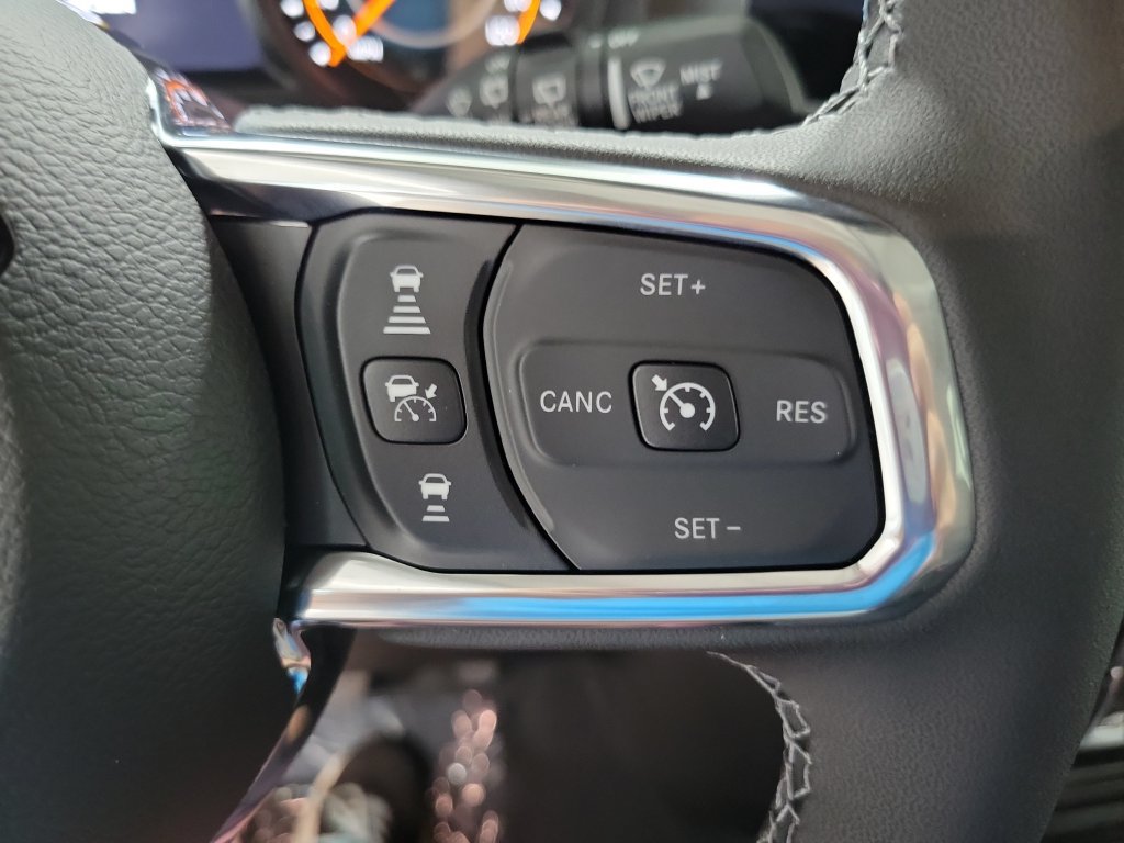New 2026 Jeep Wrangler Unlimited Sahara w/ Technology Group AWD/4WD image 27
