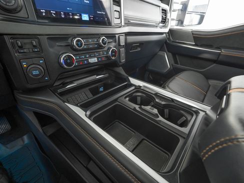 Used 2023 Ford F450 Platinum w/ FX4 Off-Road Package image 23