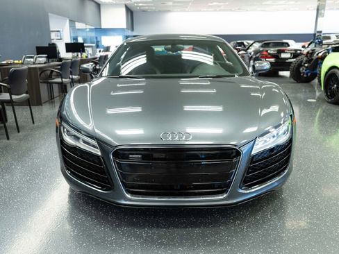 Used 2014 Audi R8 V8 w/ Convenience Package image 3