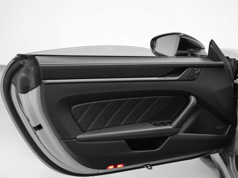 Certified 2025 Porsche 911 Carrera GTS RWD image 65