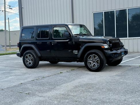 Used 2021 Jeep Wrangler Unlimited Sport AWD/4WD image 16