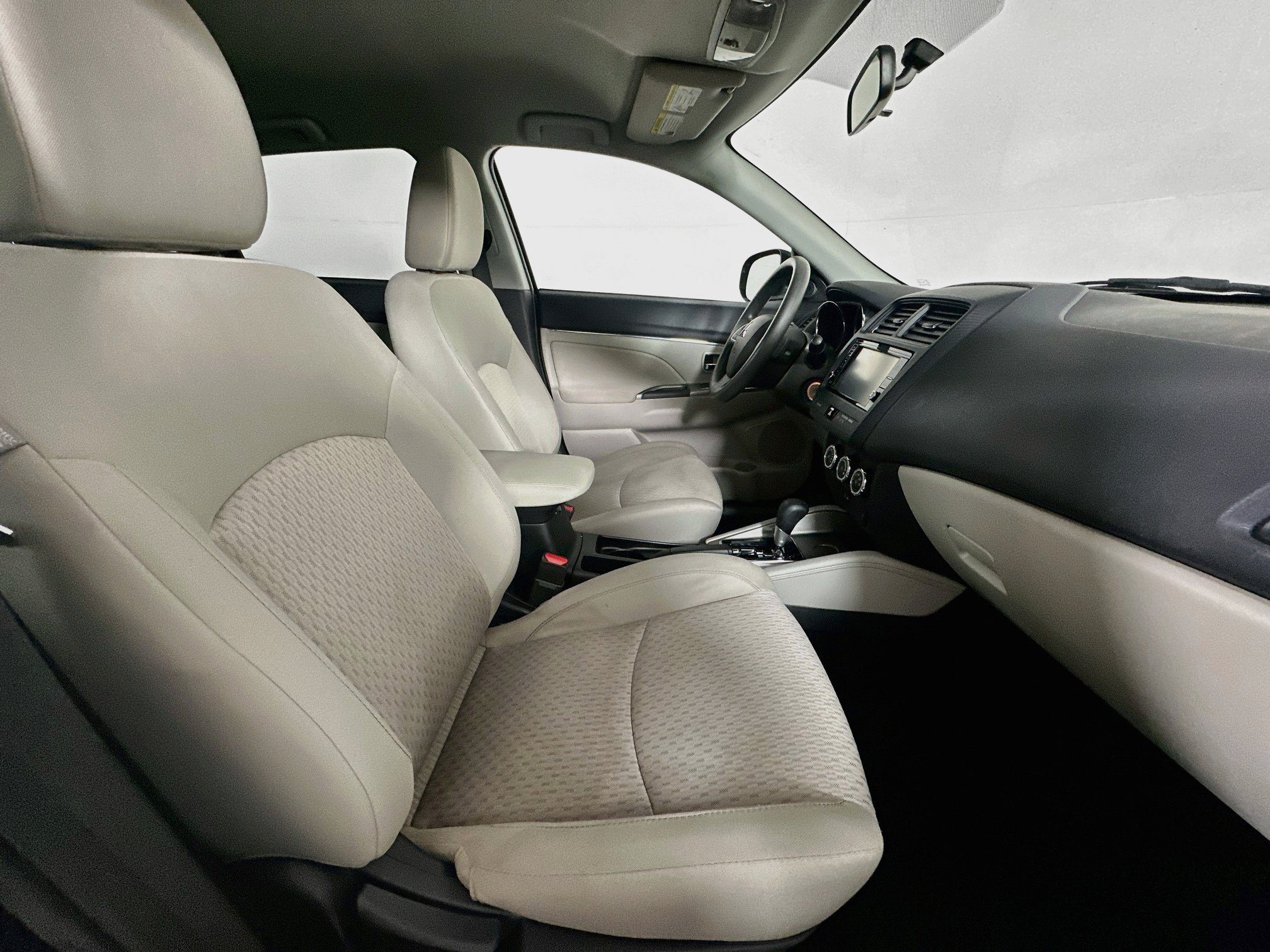 Used 2018 Mitsubishi Outlander Sport ES FWD image 28