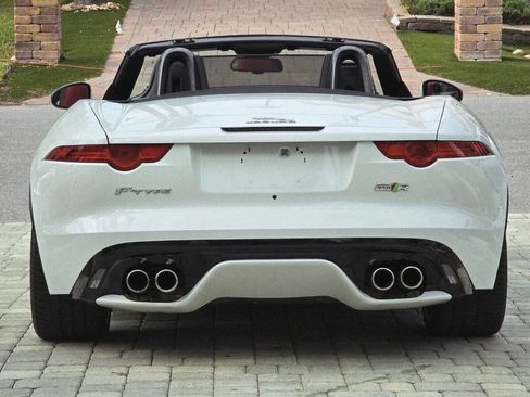 Used 2016 Jaguar F-TYPE R image 39