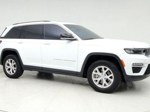 Used 2022 Jeep Grand Cherokee Limited image 3