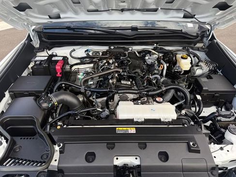 Used 2025 Toyota Tacoma SR image 14