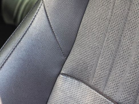 Used 2019 Honda Accord Touring image 12