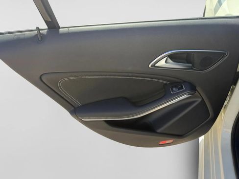 Used 2018 Mercedes-Benz CLA 250 image 19