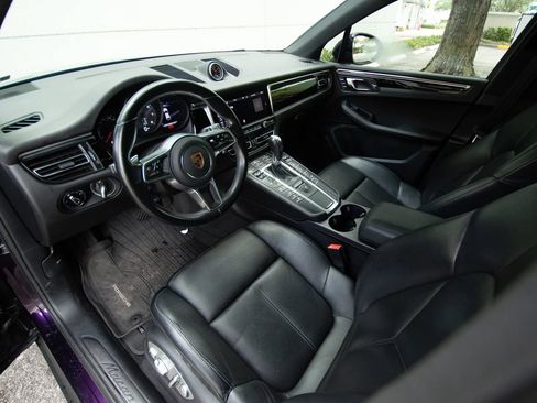 Used 2021 Porsche Macan w/ Premium Package Plus AWD/4WD image 32