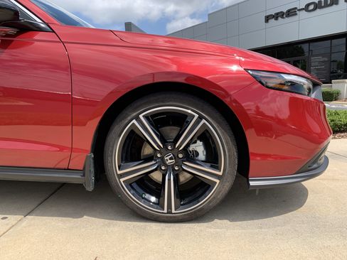 Used 2025 Honda Accord Sport image 13