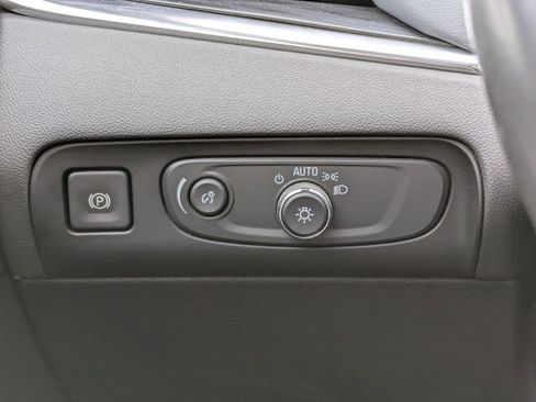 Certified 2021 Buick Enclave Essence w/ Sound and Sites Package AWD/4WD image 15