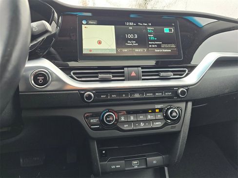 Used 2020 Kia Niro EX Premium w/ Cold Weather Package image 18