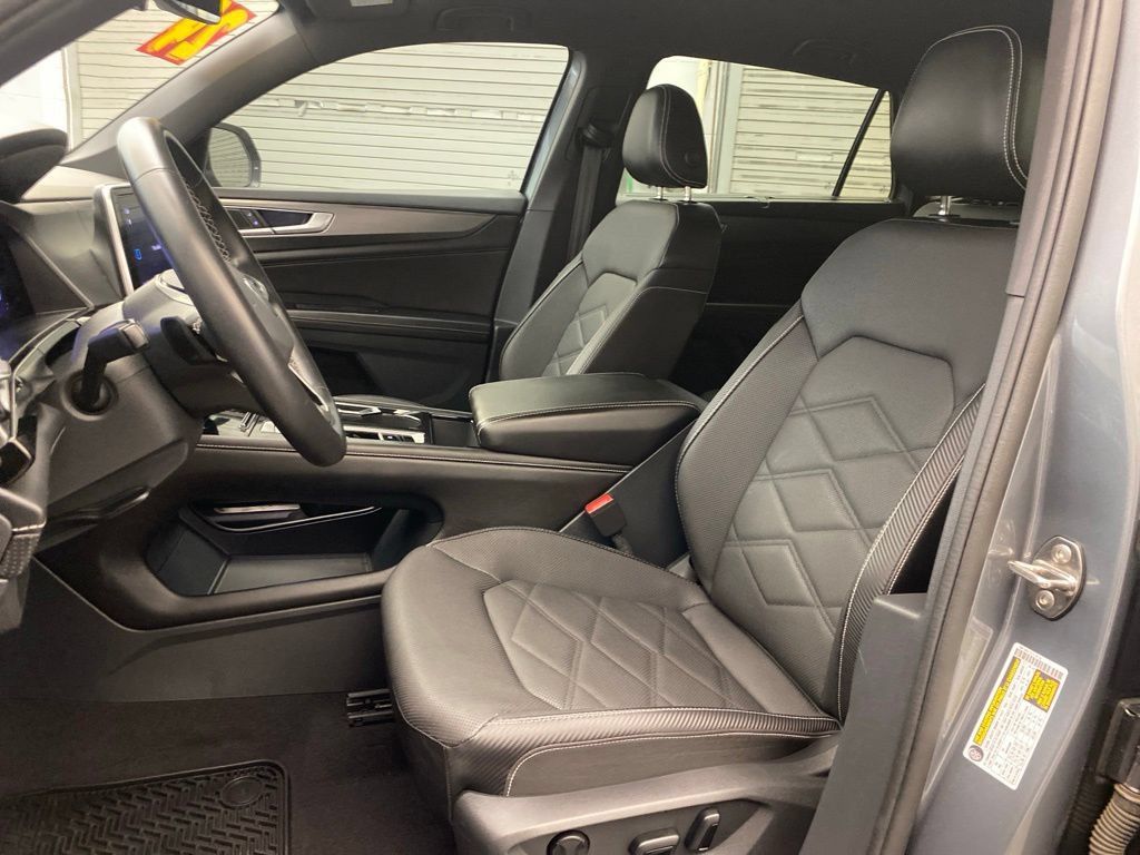 Used 2024 Volkswagen Atlas Cross Sport SE AWD/4WD image 21