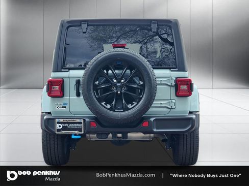 Used 2023 Jeep Wrangler Unlimited Sahara w/ Cold Weather Group image 26