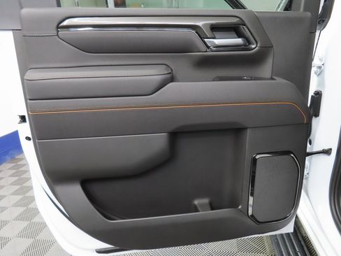 Used 2026 GMC Sierra 2500 AT4 image 76