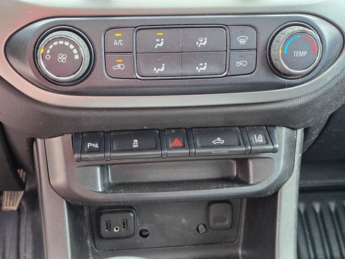 Used 2022 Chevrolet Colorado LT w/ Fleet Safety Package RWD image 18