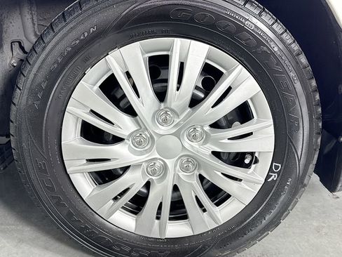 Used 2011 Toyota Corolla LE image 29