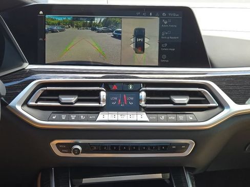 Used 2022 BMW X7 M50i w/ Executive Package AWD/4WD image 3