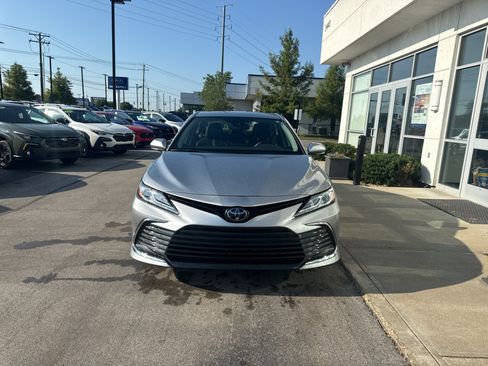 Used 2024 Toyota Camry XLE FWD image 8