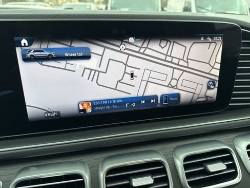 Used 2025 Mercedes-Benz GLE 450e 4MATIC w/ Winter Package image 7