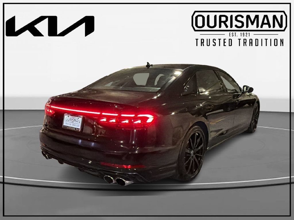 Used 2024 Audi S8 AWD/4WD image 4
