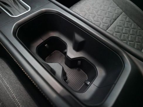 Used 2025 Nissan Kicks SV image 16