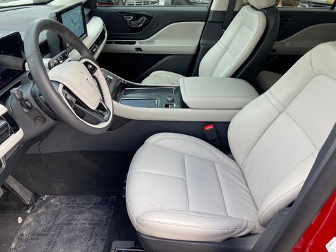 New 2026 Lincoln Aviator 2WD image 13