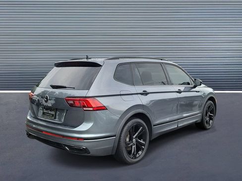 Used 2023 Volkswagen Tiguan SE R-Line FWD image 3