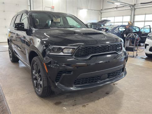 Used 2025 Dodge Durango GT image 3