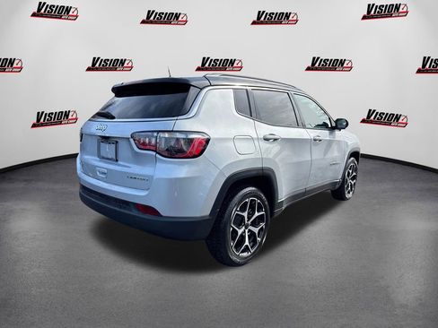 Used 2025 Jeep Compass Limited image 5