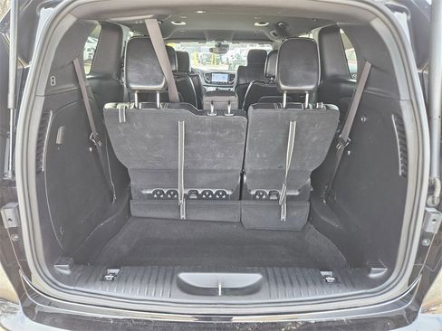 Used 2025 Chrysler Pacifica Select image 24