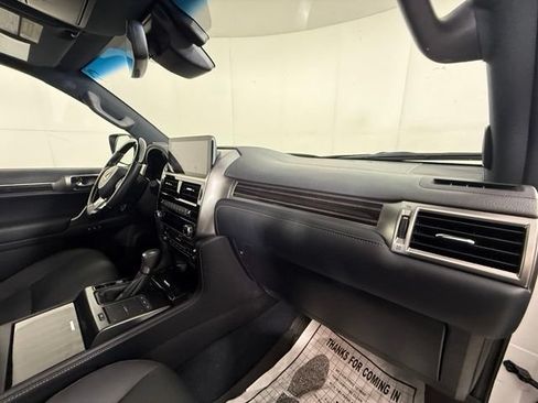 Used 2023 Lexus GX 460 Premium w/ Premium Package AWD/4WD image 34