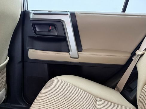 Used 2013 Toyota 4Runner SR5 image 33