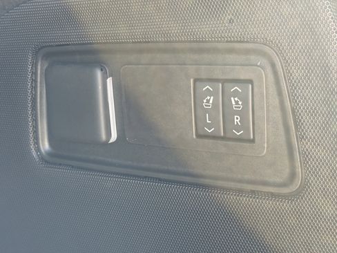 New 2026 Cadillac Escalade ESV V image 4