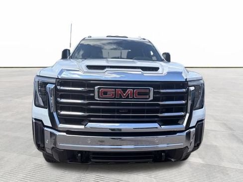 Used 2025 GMC Sierra 2500 SLT w/ SLT Convenience Package AWD/4WD image 2