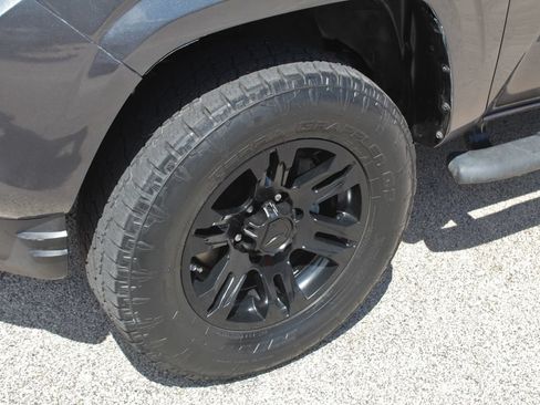 Used 2021 Toyota Tacoma SR w/ SR Convenience Package RWD image 6