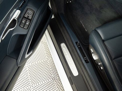 Used 2017 Porsche 911 Carrera 4S image 8