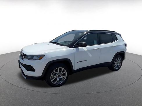 Used 2025 Jeep Compass Limited AWD/4WD image 8