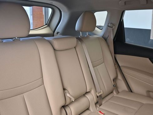 Used 2017 Nissan Rogue SL w/ SL Premium Package image 14