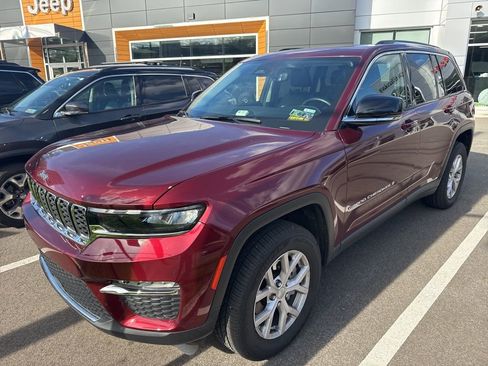 Used 2022 Jeep Grand Cherokee Limited image 2