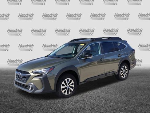 Used 2025 Subaru Outback Premium image 5