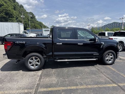New 2025 Ford F150 XLT w/ Equipment Group 302A MID image 5